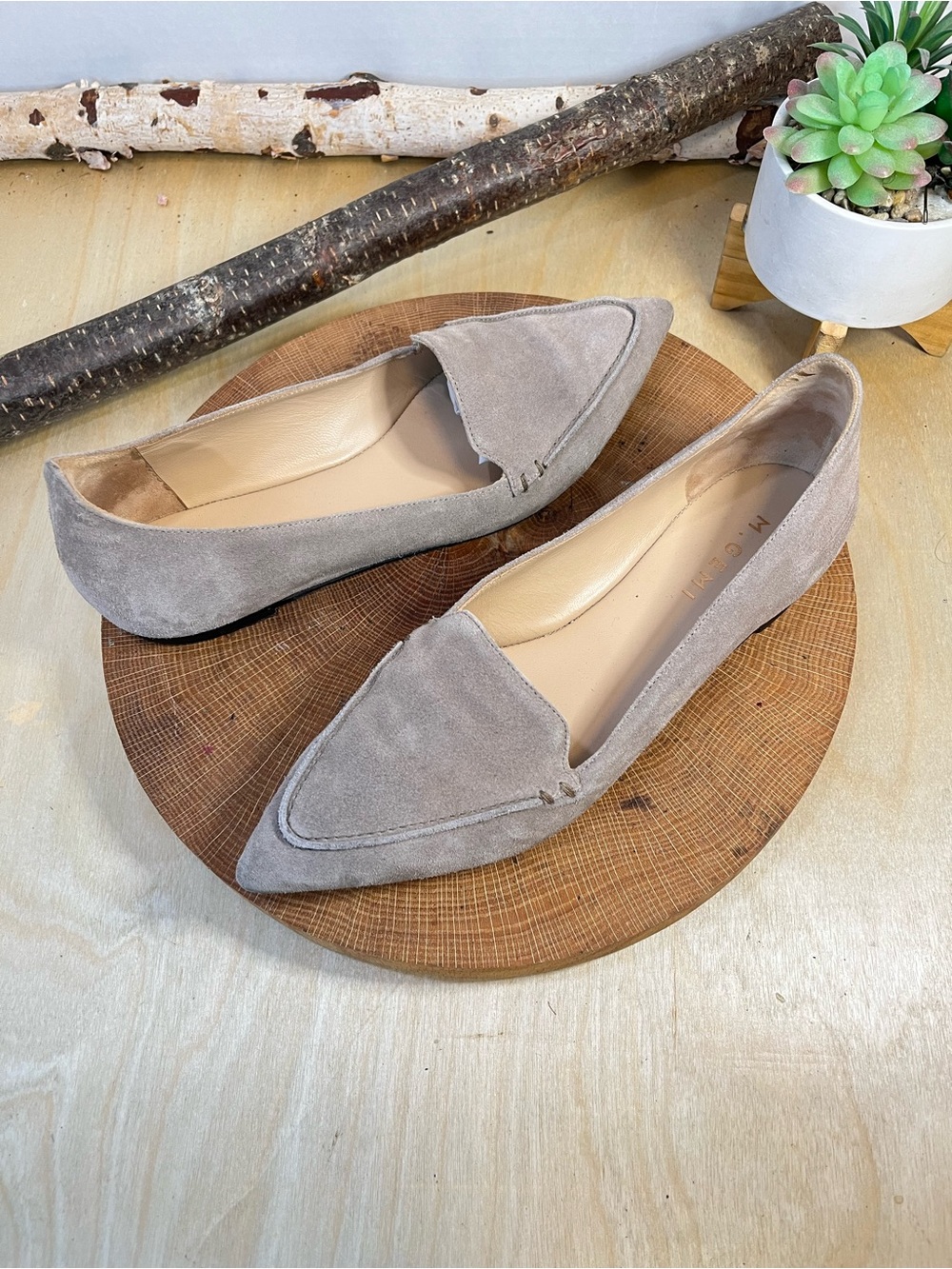 M. Gemi The Stellato Sacchetto Sand Suede Pointed-Toe Flats Women's Size 39